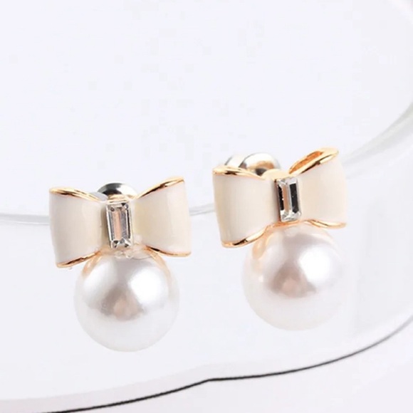 Elegant White Bow Pearl Earrings - Picture 2 of 4